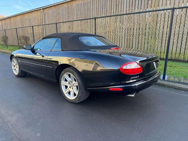 Jaguar XK XK8 4.0i V8 32v Convertible Matching numbers
