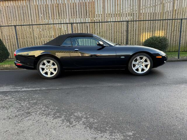 Jaguar XK XK8 4.0i V8 32v Convertible Matching numbers