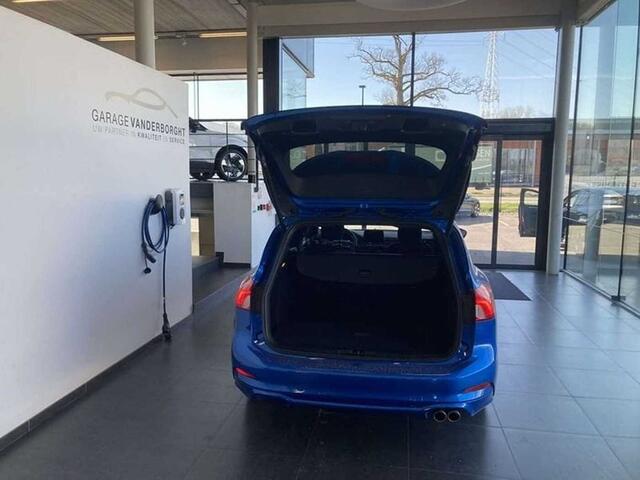 Ford Focus CLIPPER ST-LINE X BENZINE 150PK AUTOMAAT