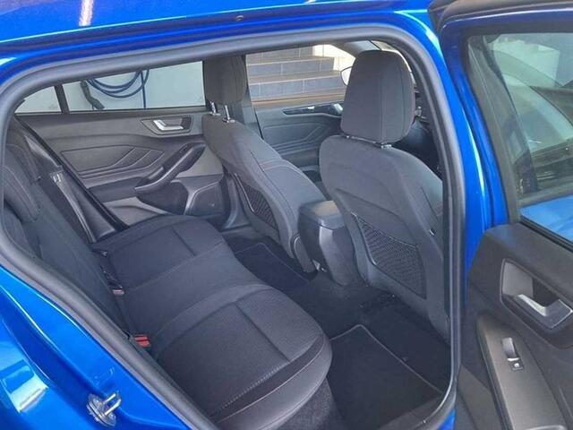 Ford Focus CLIPPER ST-LINE X BENZINE 150PK AUTOMAAT