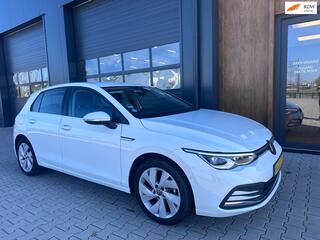 VOLKSWAGEN GOLF 1.5 eTSI Style automaat l head up l camera