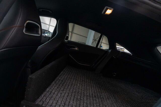 Mercedes-Benz CLA-Klasse 200 d AMG Line Facelift LICHTE VRACHT