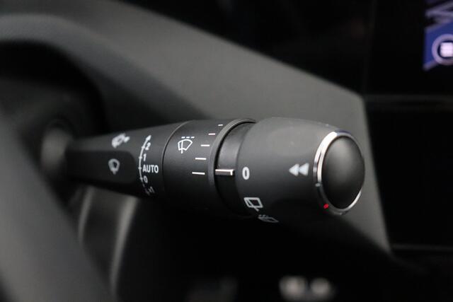 Peugeot 308 1.2 GT PURETECH EAT8 1.2 GT PURETECH EAT8 + CARPLAY + GPS + CAMERA + PDC + CRUISE + LEDER/ALCANTARA + ALU 18