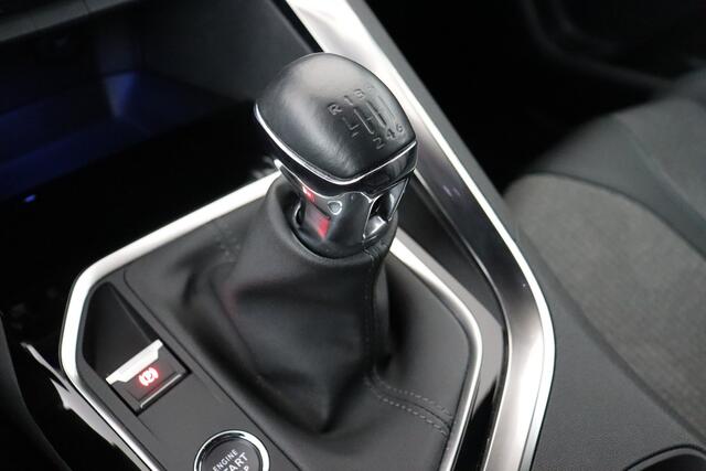 Peugeot 3008 1.2i PURETECH ALLURE PACK 1.2i PURETECH ALLURE PACK + CARPLAY + GPS + CAMERA + PDC + CRUISE + AU 18