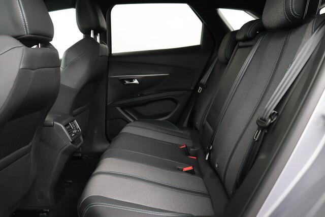 Peugeot 3008 1.2i PURETECH ALLURE PACK 1.2i PURETECH ALLURE PACK + CARPLAY + GPS + CAMERA + PDC + CRUISE + AU 18