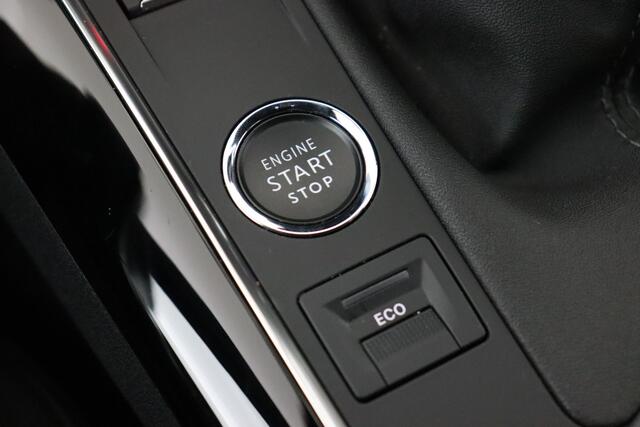 Peugeot 3008 1.2i PURETECH ALLURE PACK 1.2i PURETECH ALLURE PACK + CARPLAY + GPS + CAMERA + PDC + CRUISE + AU 18