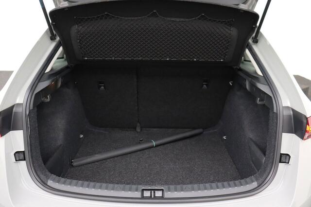 Skoda Scala 1.0 TSI AMBITION 1.0 TSI AMBITION + CARPLAY + PDC + ALU