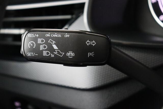Skoda Scala 1.0 TSI AMBITION 1.0 TSI AMBITION + CARPLAY + PDC + ALU