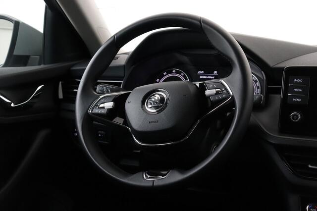 Skoda Scala 1.0 TSI AMBITION 1.0 TSI AMBITION + CARPLAY + PDC + ALU