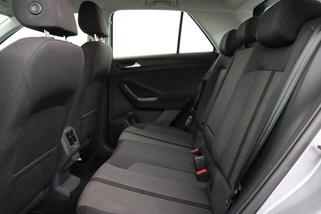 Volkswagen T-ROC 1.5 TSI ACT LIFE DSG 1.5 TSI ACT Life DSG + CARPLAY + GPS + PDC + CRUISE + ALU