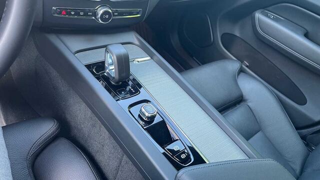 Volvo XC60 Recharge Ultimate, T8 AWD Bright 3YEAR WARRANTY