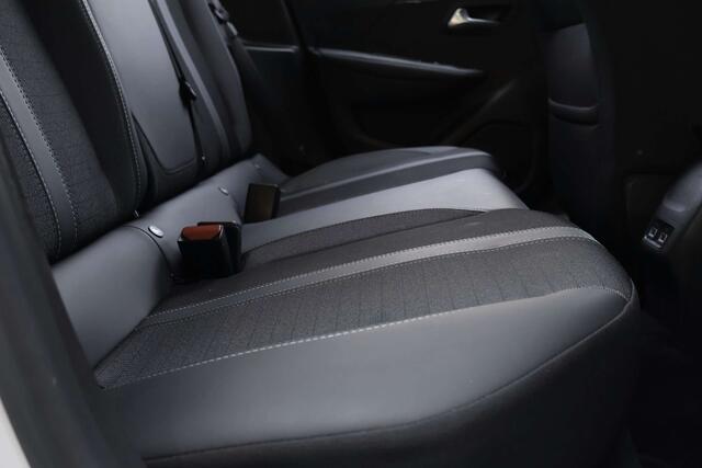 Peugeot 208 1.2i PureTech Allure Pack
