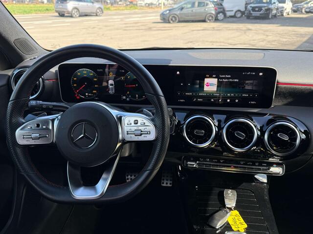 Mercedes-Benz A-Klasse 180 d AMG/ Pack sport / Cam�ra de recul / GPS