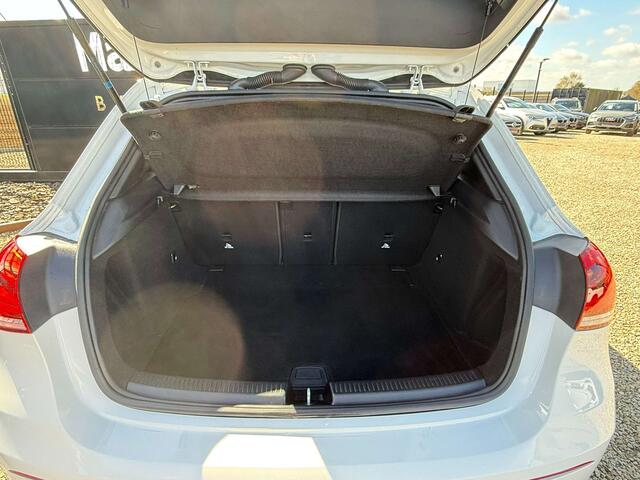 Mercedes-Benz A-Klasse 180 d AMG/ Pack sport / Cam�ra de recul / GPS