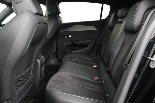 Peugeot 308 1.2 GT PURETECH EAT8 1.2 GT PURETECH EAT8 + CARPLAY + GPS + CAMERA + PDC + CRUISE + LEDER/ALCANTARA + ALU