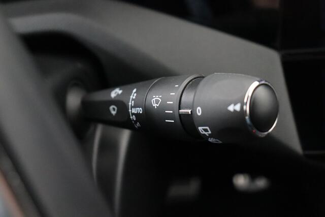 Peugeot 308 1.2 GT PURETECH EAT8 1.2 GT PURETECH EAT8 + CARPLAY + GPS + CAMERA + PDC + CRUISE + LEDER/ALCANTARA + ALU