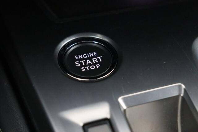 Peugeot 308 1.2 GT PURETECH EAT8 1.2 GT PURETECH EAT8 + CARPLAY + GPS + CAMERA + PDC + CRUISE + LEDER/ALCANTARA + ALU