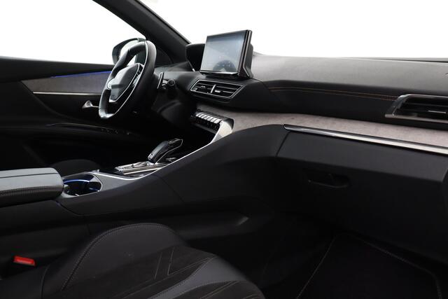 Peugeot 5008 GT 1.5 BLUEHDI EAT8 GT 1.5 BLUEHDI EAT8 + A/T + 7PL. + GPS + CARPLAY + CAMERA + PDC + LEDER/ALCANTARA + ALU 18 + CRUISE + TREKHAAK