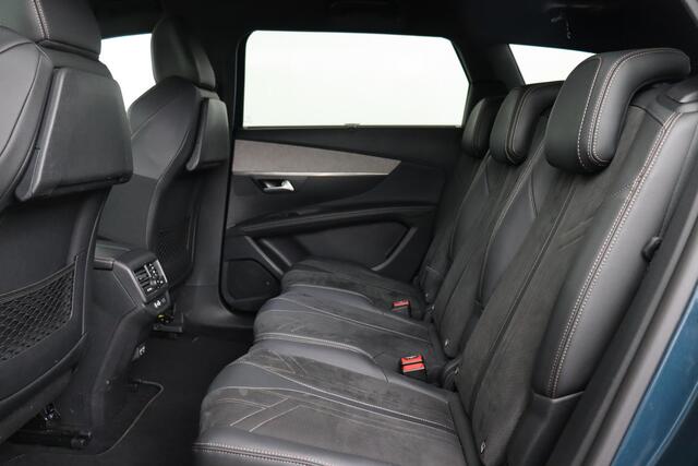 Peugeot 5008 GT 1.5 BLUEHDI EAT8 GT 1.5 BLUEHDI EAT8 + A/T + 7PL. + GPS + CARPLAY + CAMERA + PDC + LEDER/ALCANTARA + ALU 18 + CRUISE + TREKHAAK