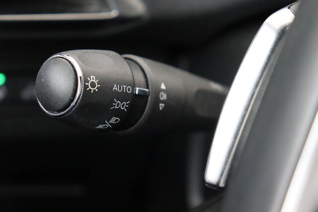 Peugeot 5008 GT 1.5 BLUEHDI EAT8 GT 1.5 BLUEHDI EAT8 + A/T + 7PL. + GPS + CARPLAY + CAMERA + PDC + LEDER/ALCANTARA + ALU 18 + CRUISE + TREKHAAK