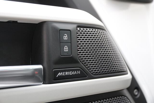 Land Rover Defender 90 3.0 D250 | HSE | Grijs kenteken | Panorama | Elektr. trekhaak..
