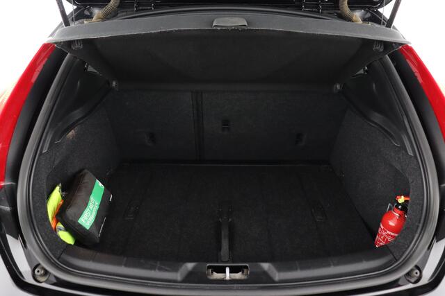Volvo V40 BLACK EDITION 2.0 D2 GEARTRONIC BLACK EDITION 2.0 D2 GEARTRONIC + GPS + PDC + ALU 16