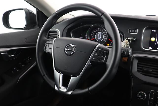 Volvo V40 BLACK EDITION 2.0 D2 GEARTRONIC BLACK EDITION 2.0 D2 GEARTRONIC + GPS + PDC + ALU 16
