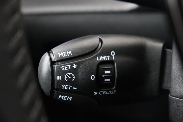 Peugeot 208 Facelift ACTIVE 1.2 PT Facelift ACTIVE 1.2 PT  + CARPLAY + PDC + CRUISE