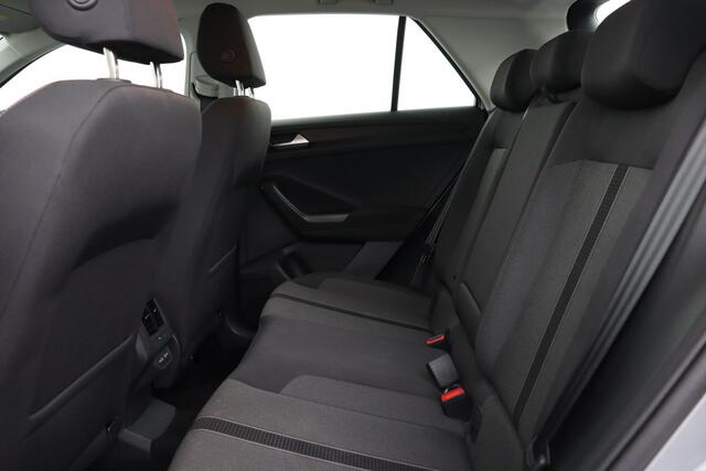 Volkswagen T-ROC 1.5 TSI ACT Life DSG 1.5 TSI ACT Life DSG + GPS + CARPLAY + PDC + CRUISE + ALU