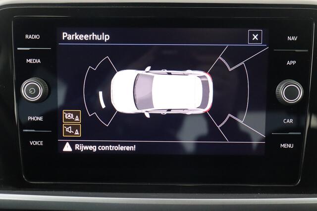 Volkswagen T-ROC 1.5 TSI ACT Life DSG 1.5 TSI ACT Life DSG + GPS + CARPLAY + PDC + CRUISE + ALU