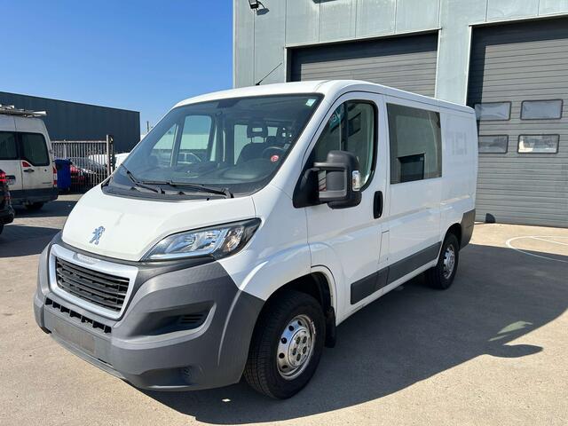 Peugeot Boxer multicab nette wagen met 6 zpl 81 kw airco