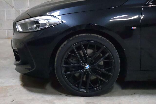 BMW 1-Serie 120 dAS| M-pakket| HUD| H/K sound| PDC| DAB|FULL BLACK