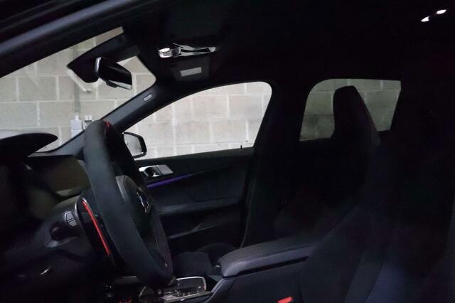 BMW 1-Serie 120 dAS| M-pakket| HUD| H/K sound| PDC| DAB|FULL BLACK