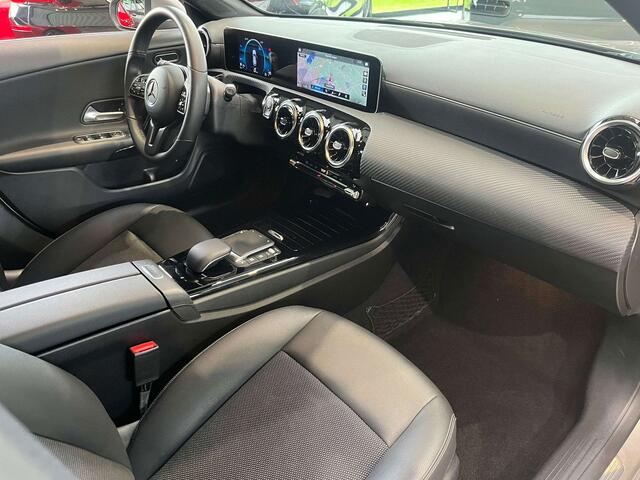 Mercedes-Benz CLA-Klasse 200 iA DCT Shooting Brake Leder/Gps/Camera/Cruise/BLTH