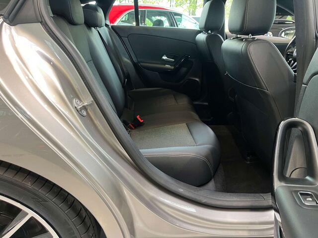 Mercedes-Benz CLA-Klasse 200 iA DCT Shooting Brake Leder/Gps/Camera/Cruise/BLTH
