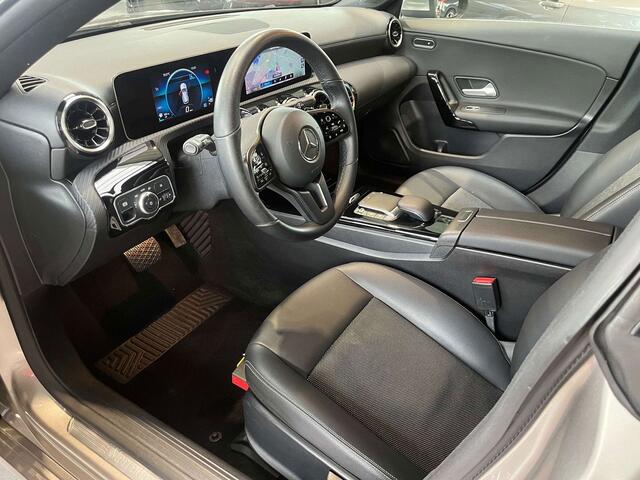 Mercedes-Benz CLA-Klasse 200 iA DCT Shooting Brake Leder/Gps/Camera/Cruise/BLTH