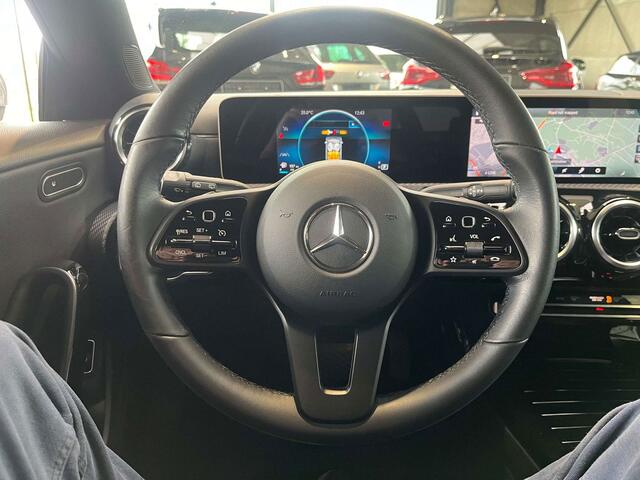Mercedes-Benz CLA-Klasse 200 iA DCT Shooting Brake Leder/Gps/Camera/Cruise/BLTH