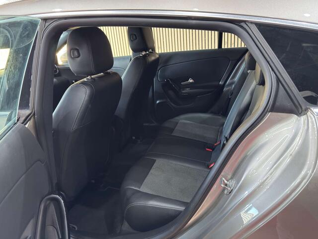 Mercedes-Benz CLA-Klasse 180 d GARANTIE 12 MOIS GPS