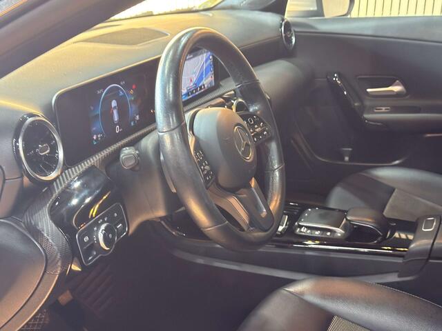 Mercedes-Benz CLA-Klasse 180 d GARANTIE 12 MOIS GPS