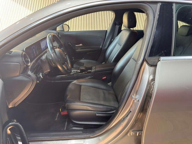 Mercedes-Benz CLA-Klasse 180 d GARANTIE 12 MOIS GPS