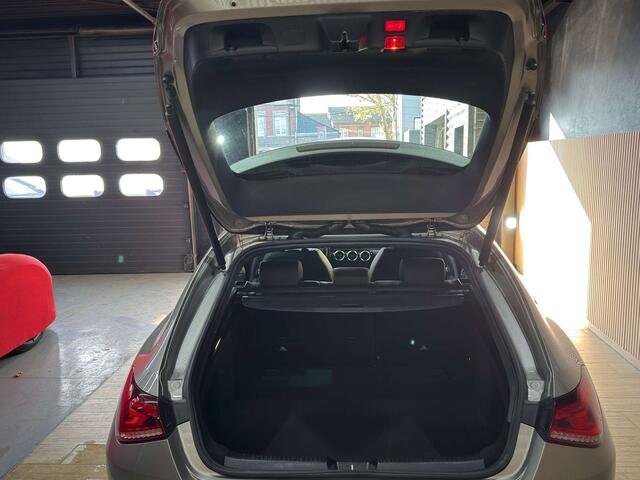 Mercedes-Benz CLA-Klasse 180 d GARANTIE 12 MOIS GPS