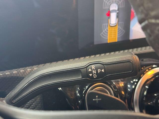 Mercedes-Benz CLA-Klasse 180 d GARANTIE 12 MOIS GPS