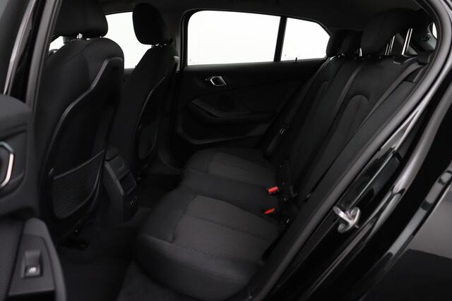 BMW 1-Serie 116 D D + GPS + CARPLAY + PDC + CRUISE + ALU 16