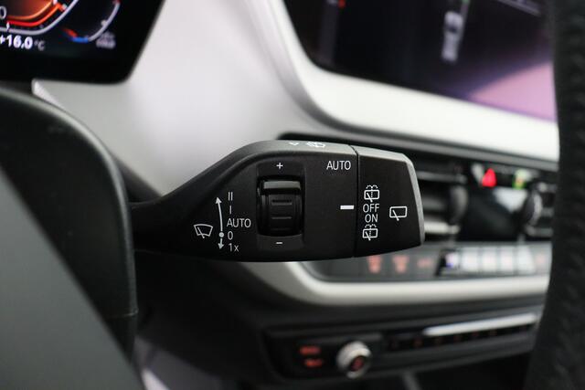 BMW 1-Serie 116 D D + GPS + CARPLAY + PDC + CRUISE + ALU 16