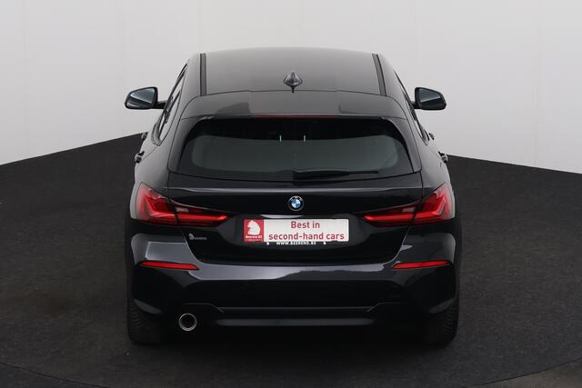 BMW 1-Serie 116 D D + GPS + CARPLAY + PDC + CRUISE + ALU 16