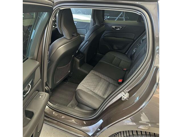 Volvo V60 T6 Plug-in Hybrid AWD Core