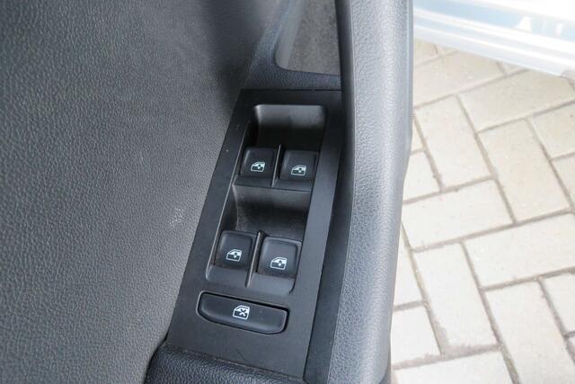 Skoda Octavia 1.0 TSI Ambition - Navigatie - PDC -Smartlink -LED