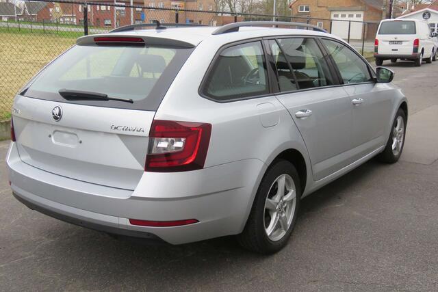 Skoda Octavia 1.0 TSI Ambition - Navigatie - PDC -Smartlink -LED