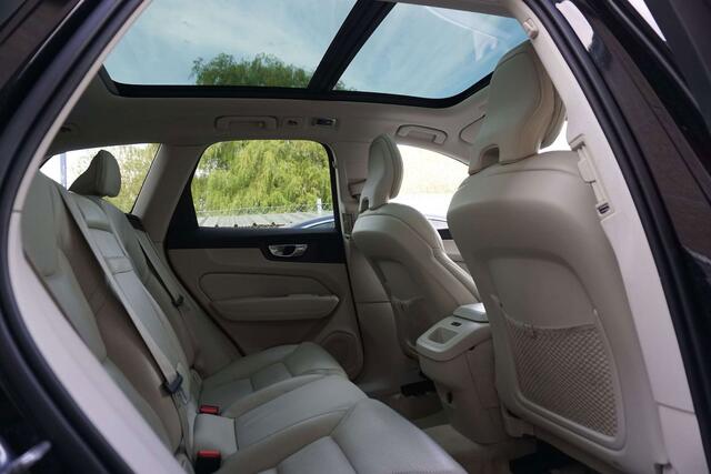 Volvo XC60 INSCRIPTION 2.0 D4 BOITE-AUTO TOIT-PANO NAVI-CAM