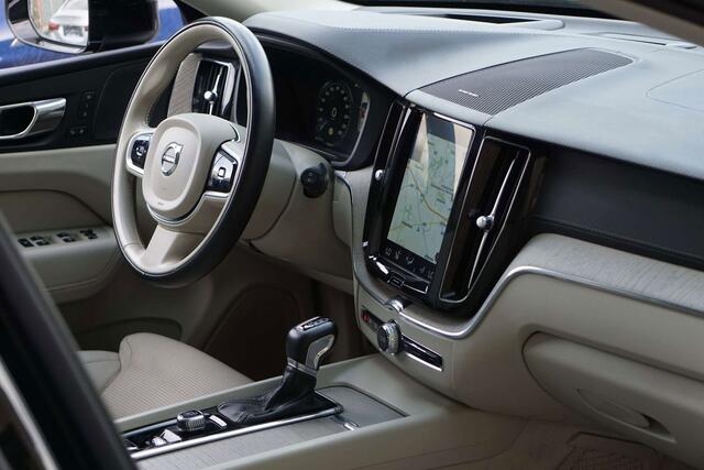 Volvo XC60 INSCRIPTION 2.0 D4 BOITE-AUTO TOIT-PANO NAVI-CAM